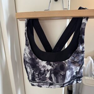 LULULEMON RUN STUFF YOUR BRA III/ SIZE 4/ Mini obscured black dusty mauve